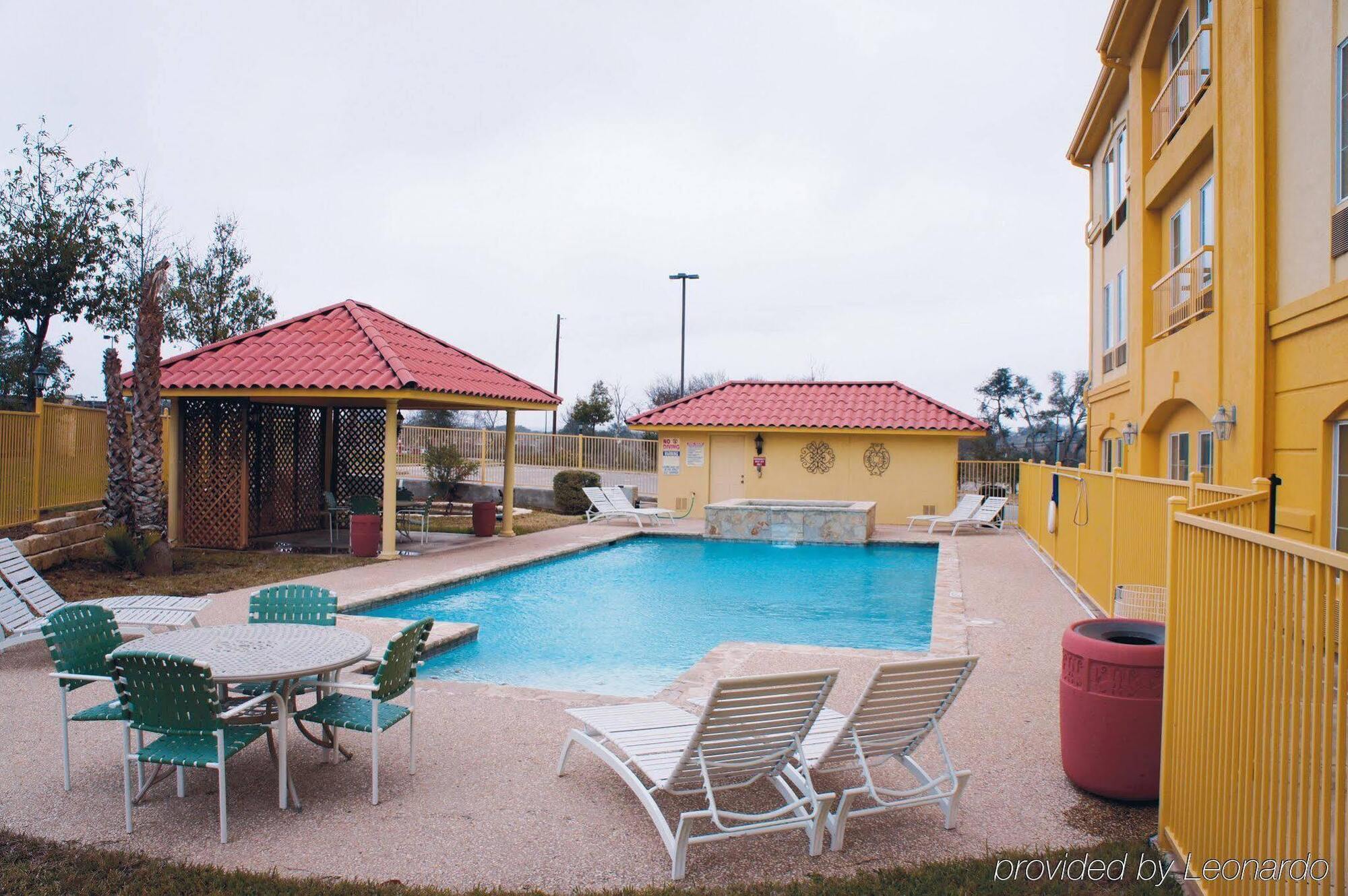 Hotel La Quinta By Wyndham Fredericksburg Exterior foto